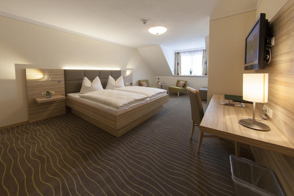 Hotel Strasshof ファッフェンホーフェン・アン・デア・イルム 部屋 写真
